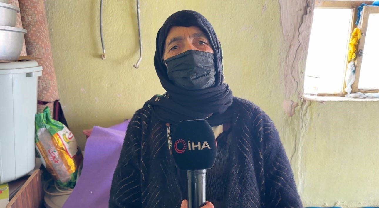 yuksekovada bir evin duvari yikildi deprem oluyor sandim 5 NkVrjWcz