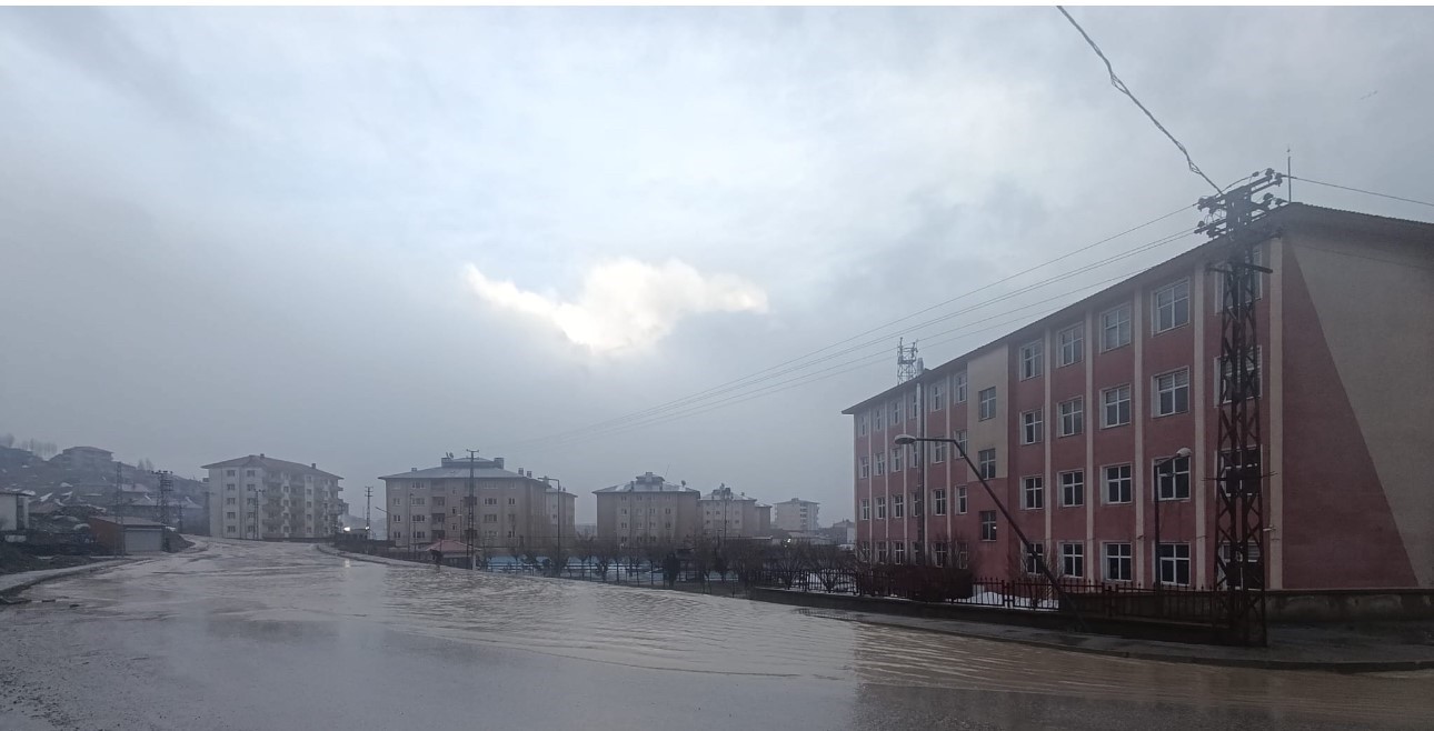 yuksekovada bir okul sular icinde kaldi 3 UqTR256f