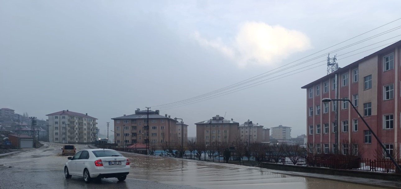 yuksekovada bir okul sular icinde kaldi 4 yeS3Eg5z