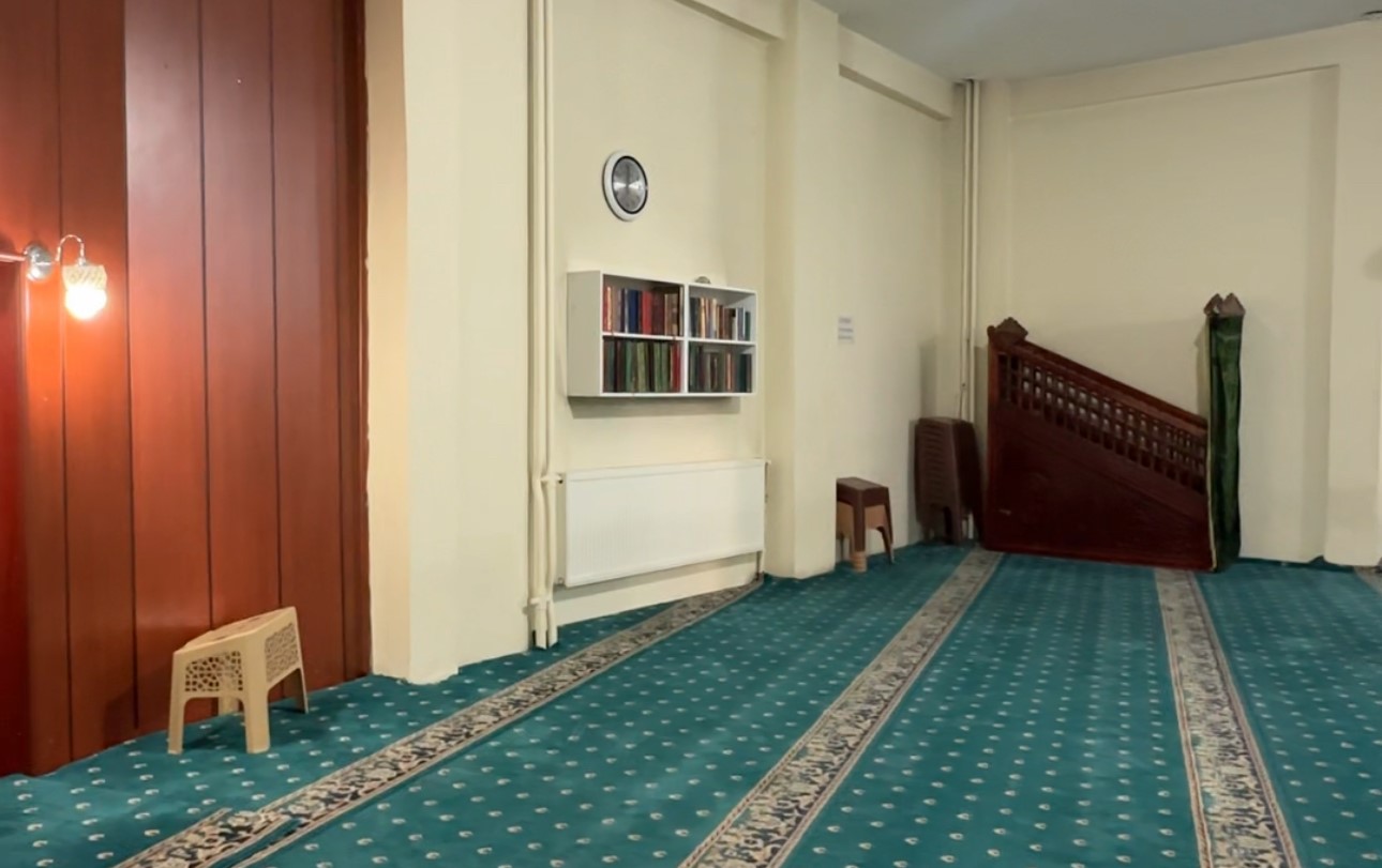 yuksekovada camiler ramazan ayina hazir ibadethaneler gul kokulariyla arindirildi 3 6UJs7gAE