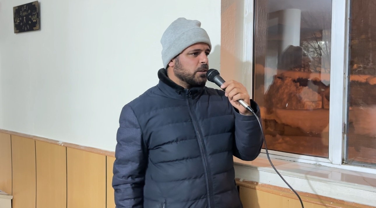 Yüksekova’da cemaat namazdayken çatı çöktü: İmam anons etti, köylü küreği ve halatıyla yardıma koştu 6 yuksekovada cemaat namazdayken cati coktu imam anons etti koylu kuregi ve halatiyla yardima kostu mPTac722