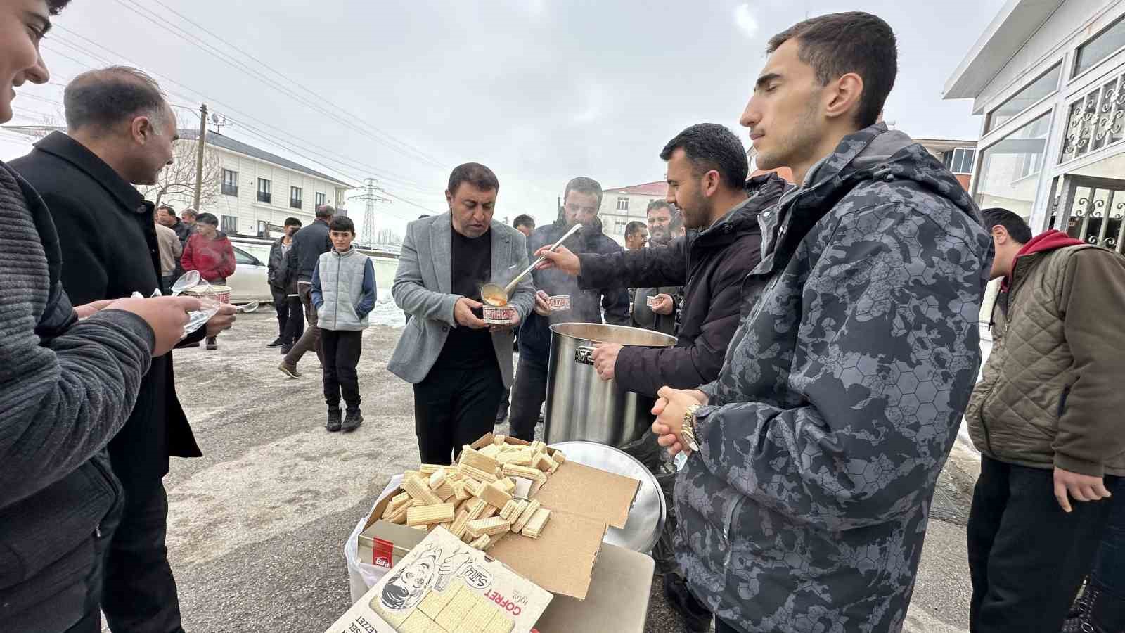 yuksekovada cuma namazi sonrasi cemaate keledos ikram edildi 5 b2ivOtHc