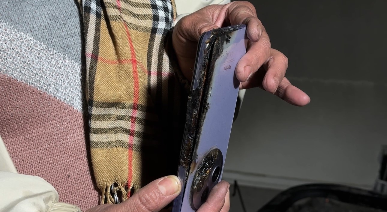Yüksekova’da evde patlayan telefon yürekleri ağza getirdi: Kartal ailesi ölümden döndü 8 yuksekovada evde patlayan telefon yurekleri agza getirdi kartal ailesi olumden dondu 4 lm6Rkisl