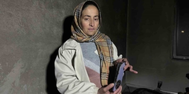 yuksekovada-evde-patlayan-telefon-yurekleri-agza-getirdi-kartal-ailesi-olumden-dondu-WdcsfTvq.jpg