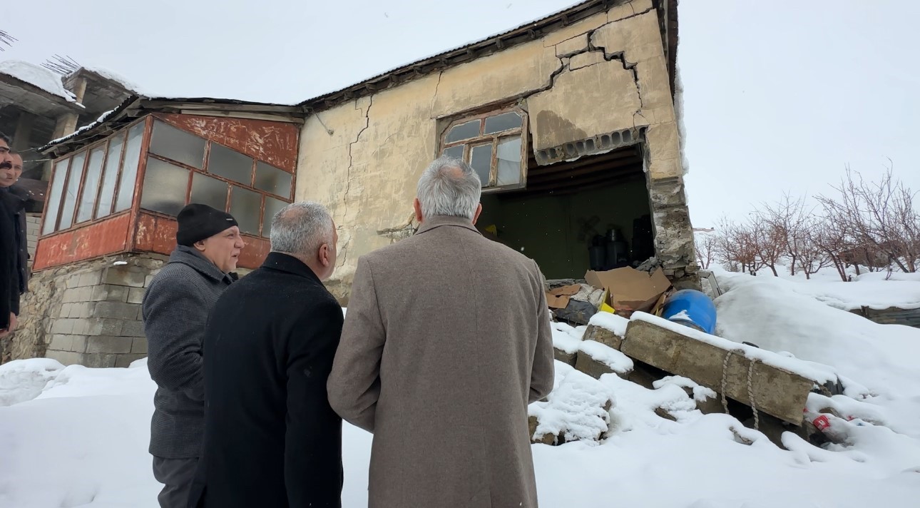 yuksekovada evi coken yasli kadina devlet sefkati yalniz birakmayacagiz 0 93bi4b6e