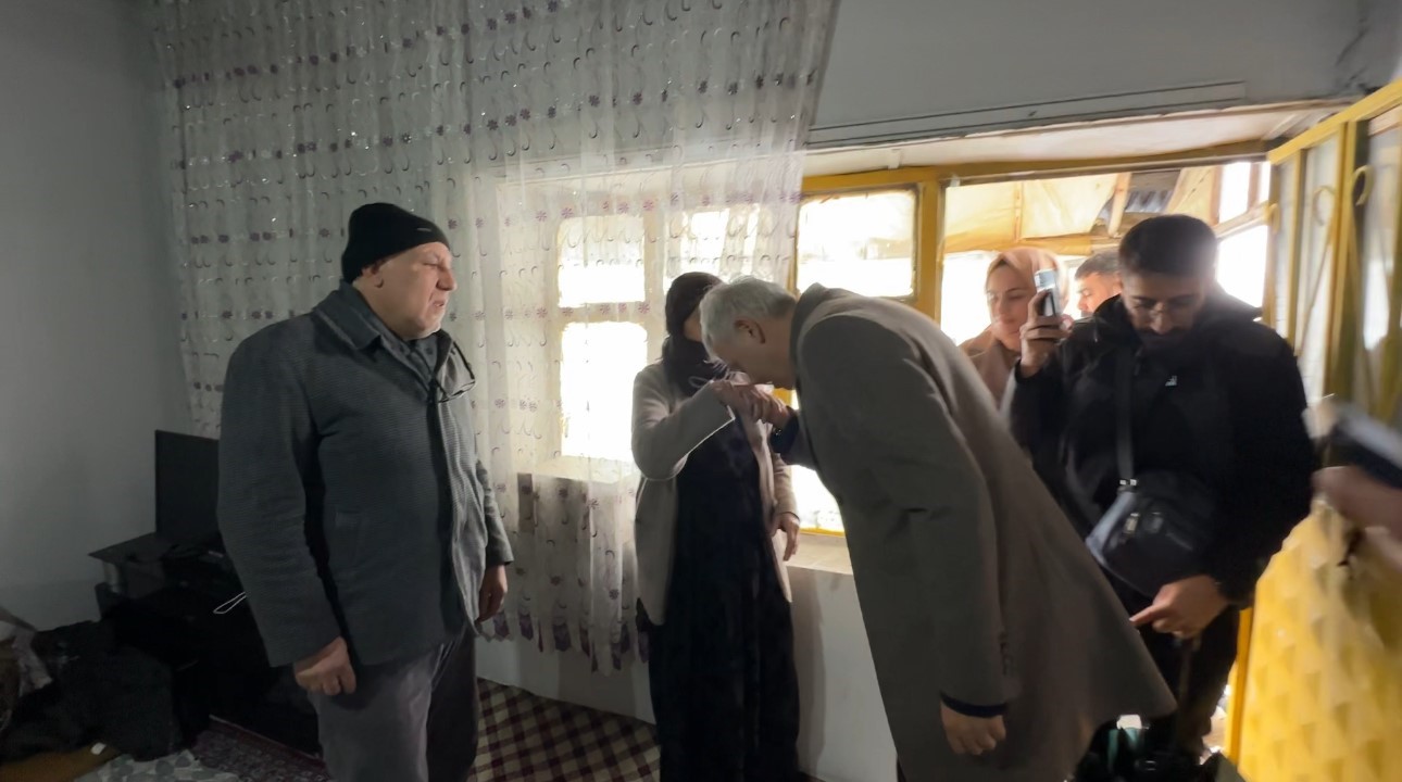yuksekovada evi coken yasli kadina devlet sefkati yalniz birakmayacagiz 8 7yZbeUuH