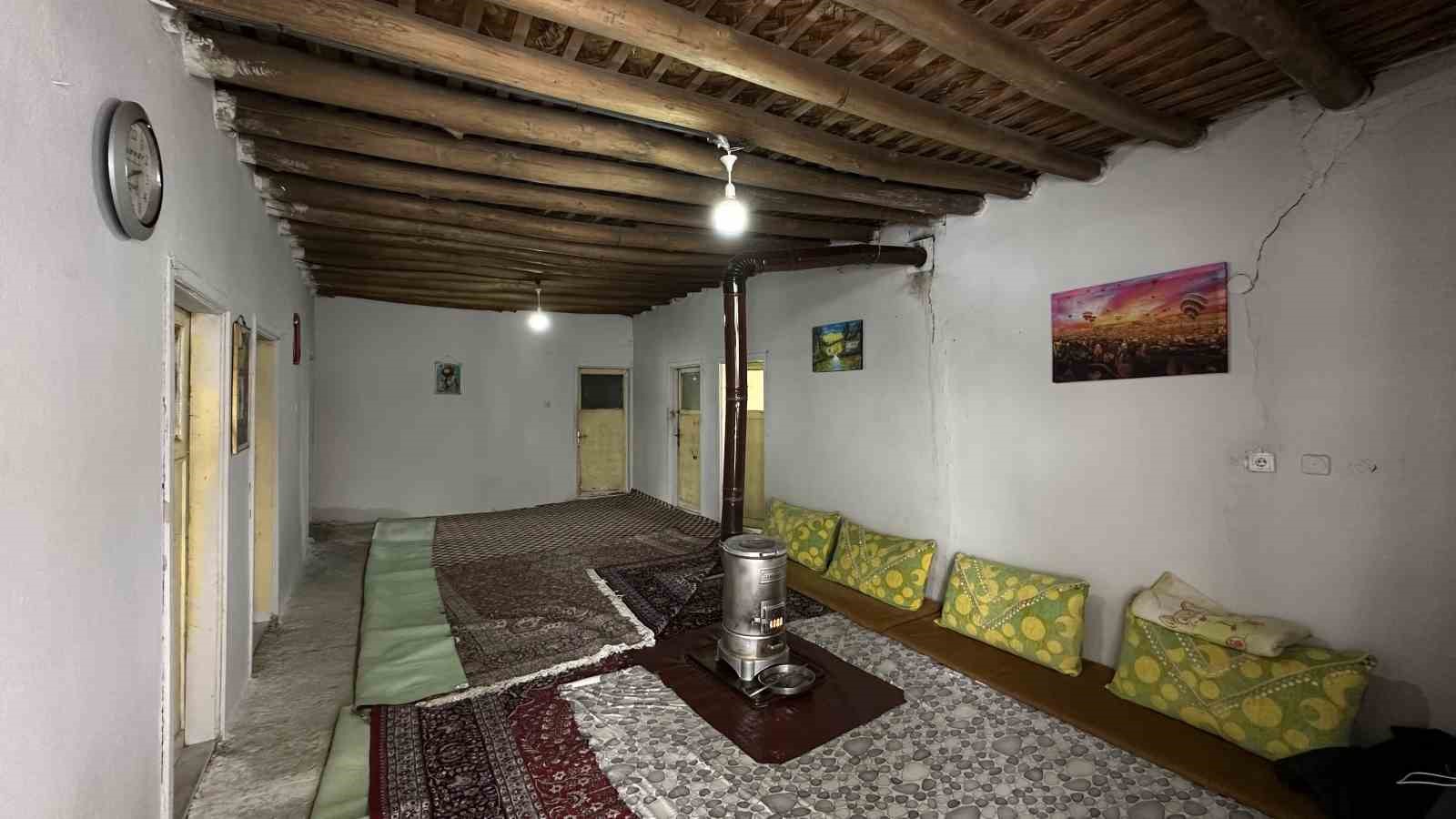 yuksekovada evi coken yasli kadina devlet sefkati yalniz birakmayacagiz 9