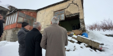yuksekovada-evi-coken-yasli-kadina-devlet-sefkati-yalniz-birakmayacagiz-RfHrsmgE.jpg