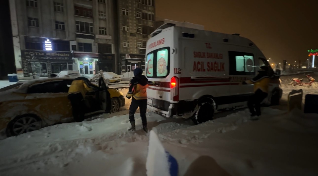 yuksekovada gece yarisi hayat kurtaran dikkat 6 CPHKk2nl