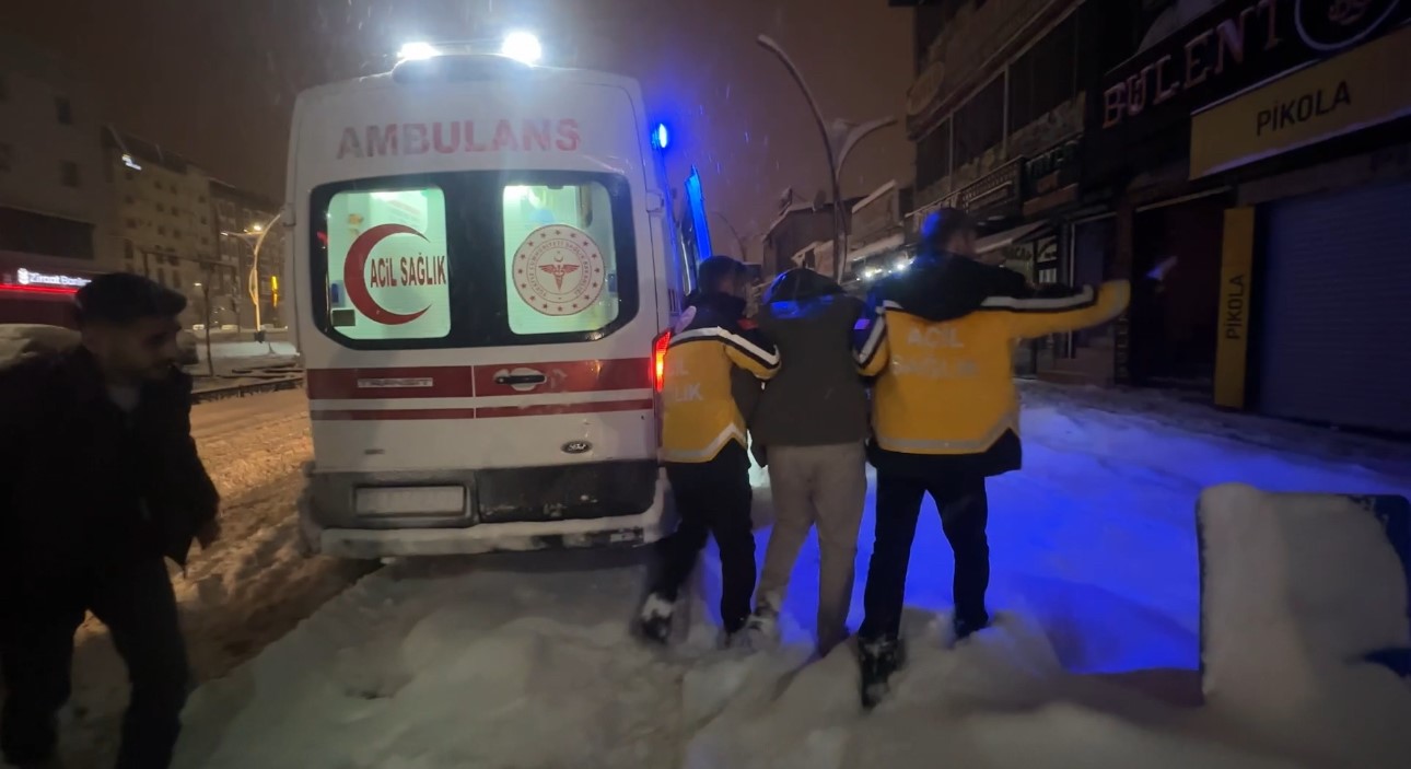 yuksekovada gece yarisi hayat kurtaran dikkat 7 az2FnK6T