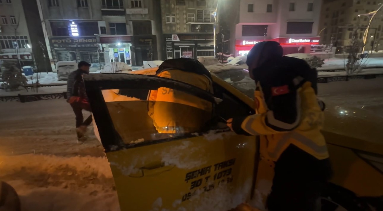 yuksekovada gece yarisi hayat kurtaran dikkat 8 t6JuW4Qe