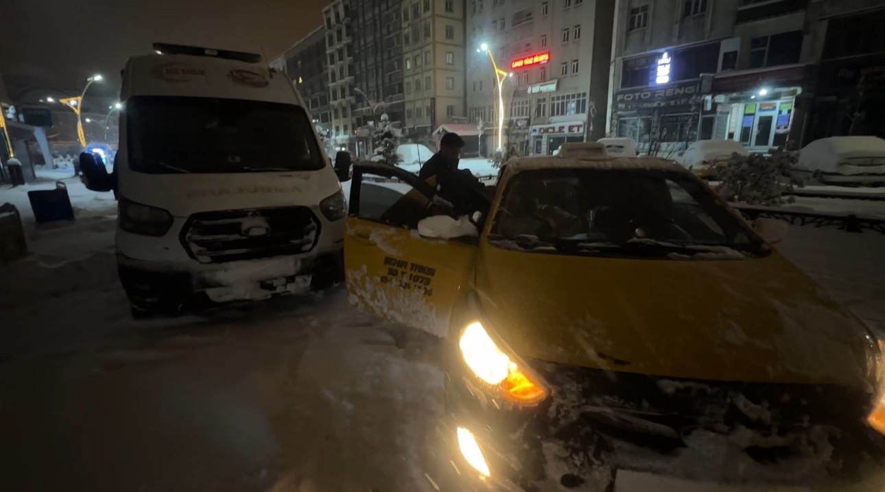 yuksekovada gece yarisi hayat kurtaran dikkat 9 rittj6Gr
