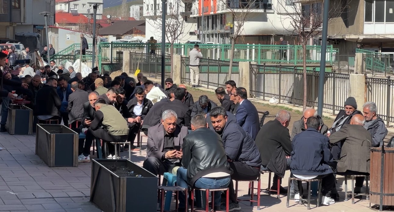 yuksekovada gunes yuzunu gosterdi vatandaslar parklara akin etti 9 uIVGKuOg