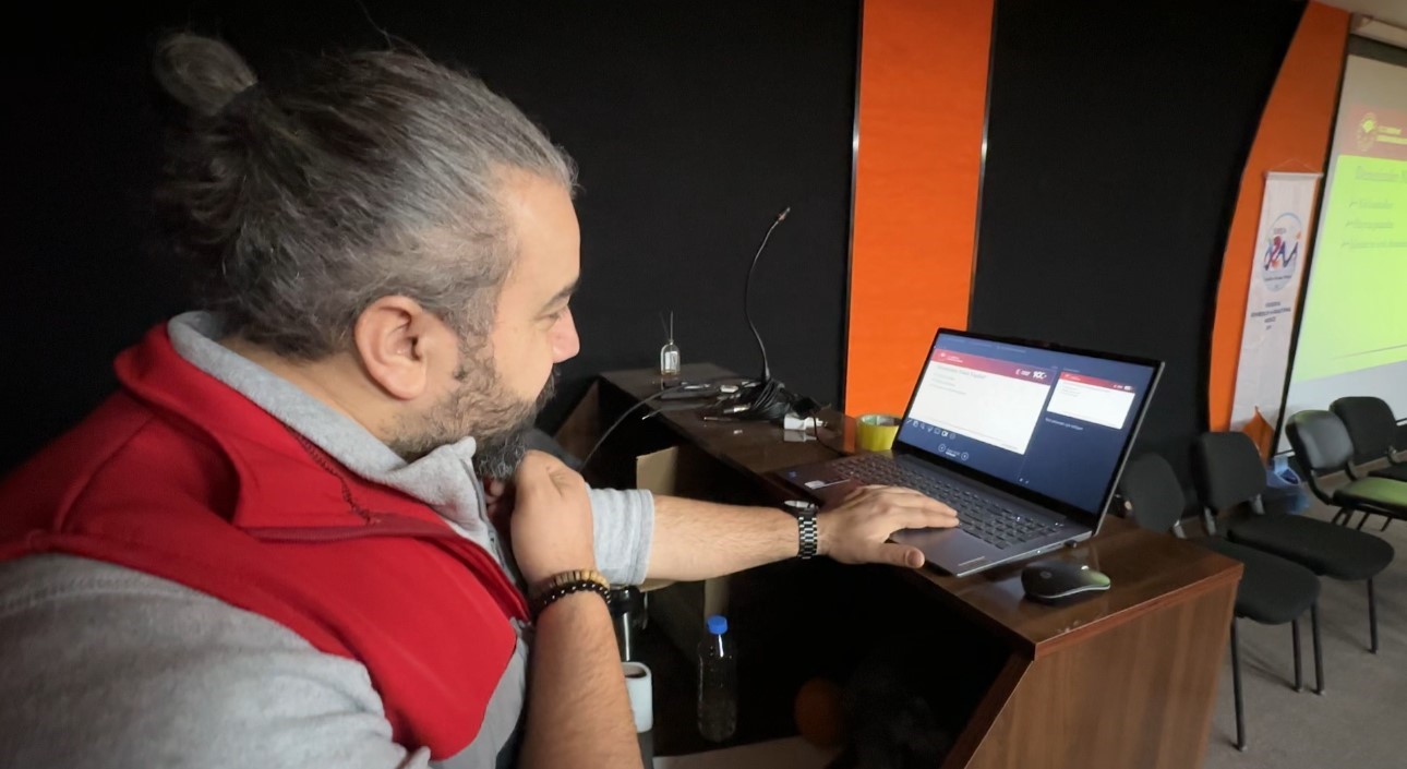 yuksekovada hayvan nakliyecileri ve celeplere refah egitimi 5 7pKJ8kgB