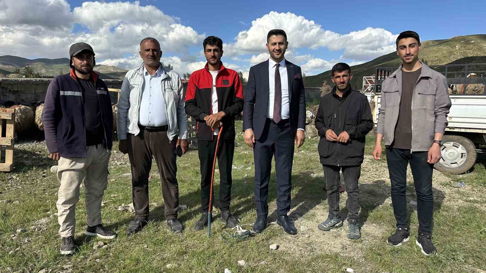 yuksekovada hayvan pazarinda bayram hareketliligi 7 DthpR7GC