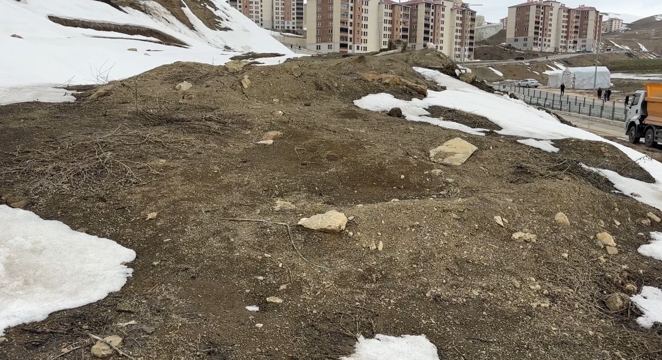 yuksekovada heyelan bolgesinde calismalar suruyor 7 a2yehniZ
