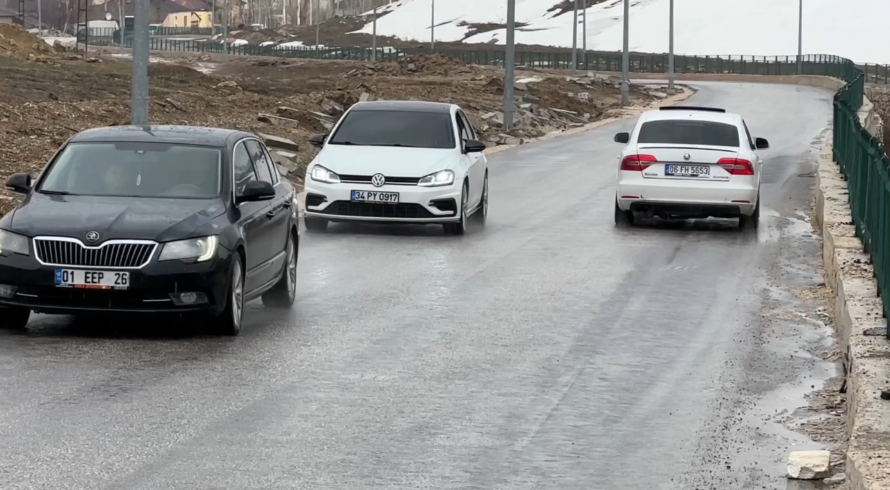yuksekovada heyelan pizok yolu 5 gundur tek serit acik 4 kNYcnyBS