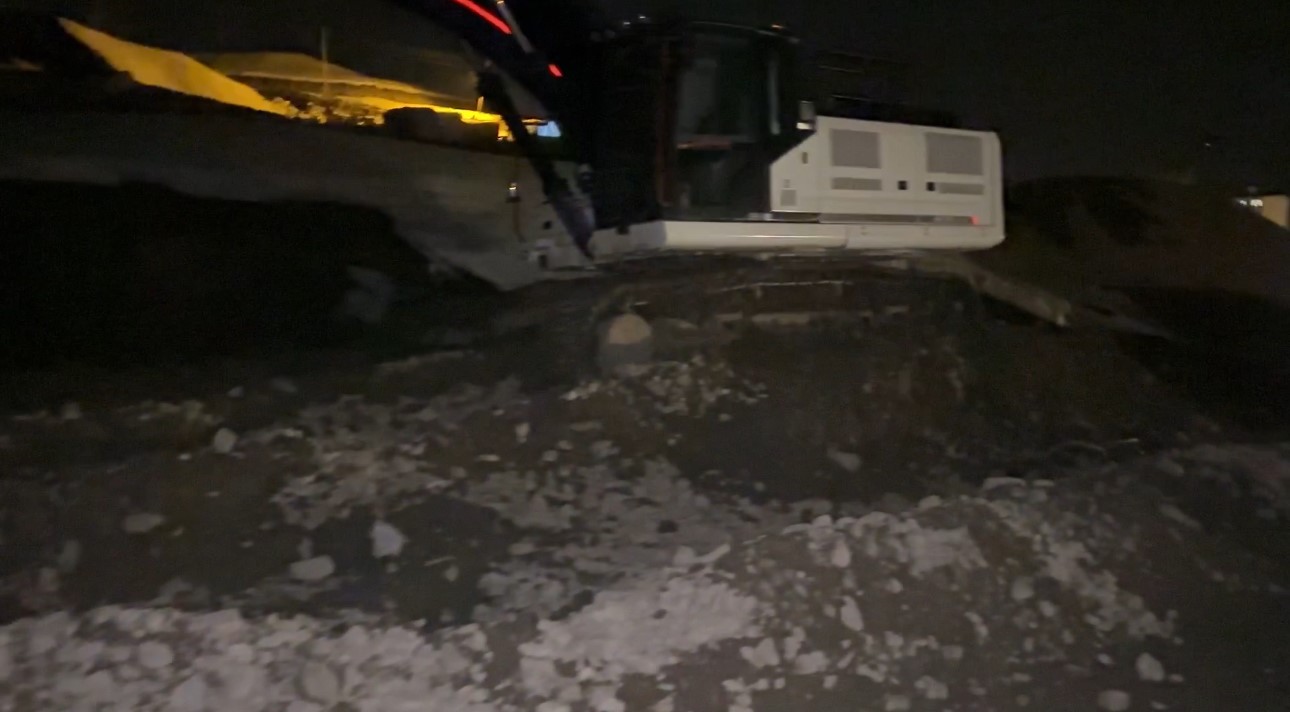 yuksekovada heyelan pizok yolu trafige kapatildi 5