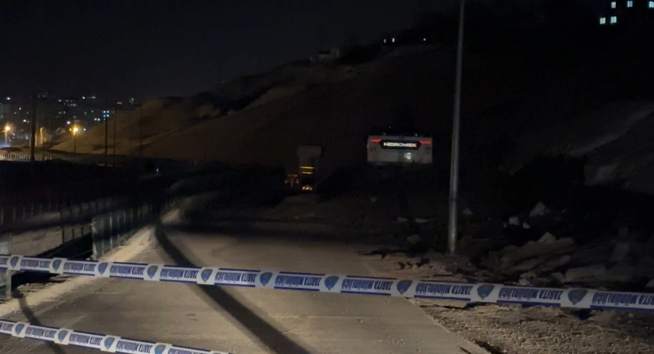 yuksekovada heyelan pizok yolu trafige kapatildi 7 yOFnQG7c