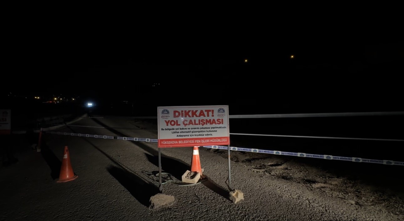 yuksekovada heyelan pizok yolu trafige kapatildi 9 OOOr1Kjz