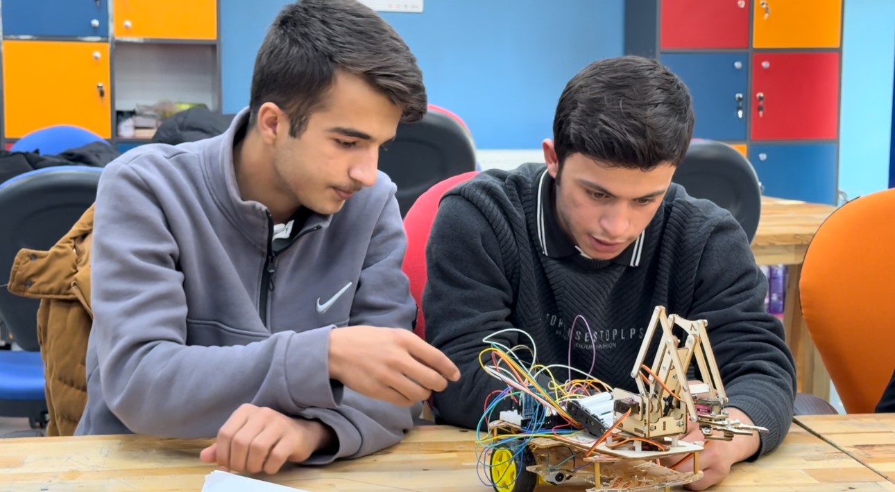 yuksekovada ilk robotik takimi bezoar istanbul yolcusu 10 NihtpvVr