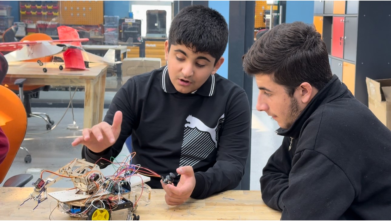 yuksekovada ilk robotik takimi bezoar istanbul yolcusu 12