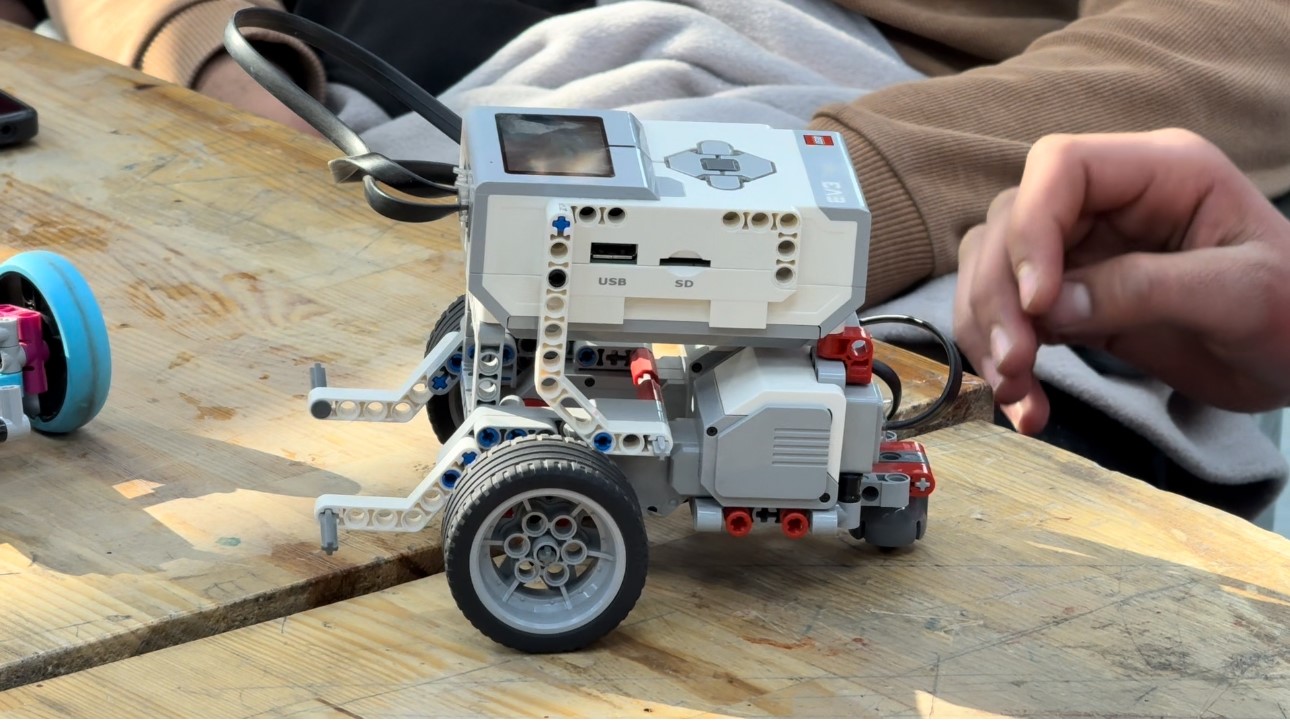 yuksekovada ilk robotik takimi bezoar istanbul yolcusu 7 hcUpJwNw