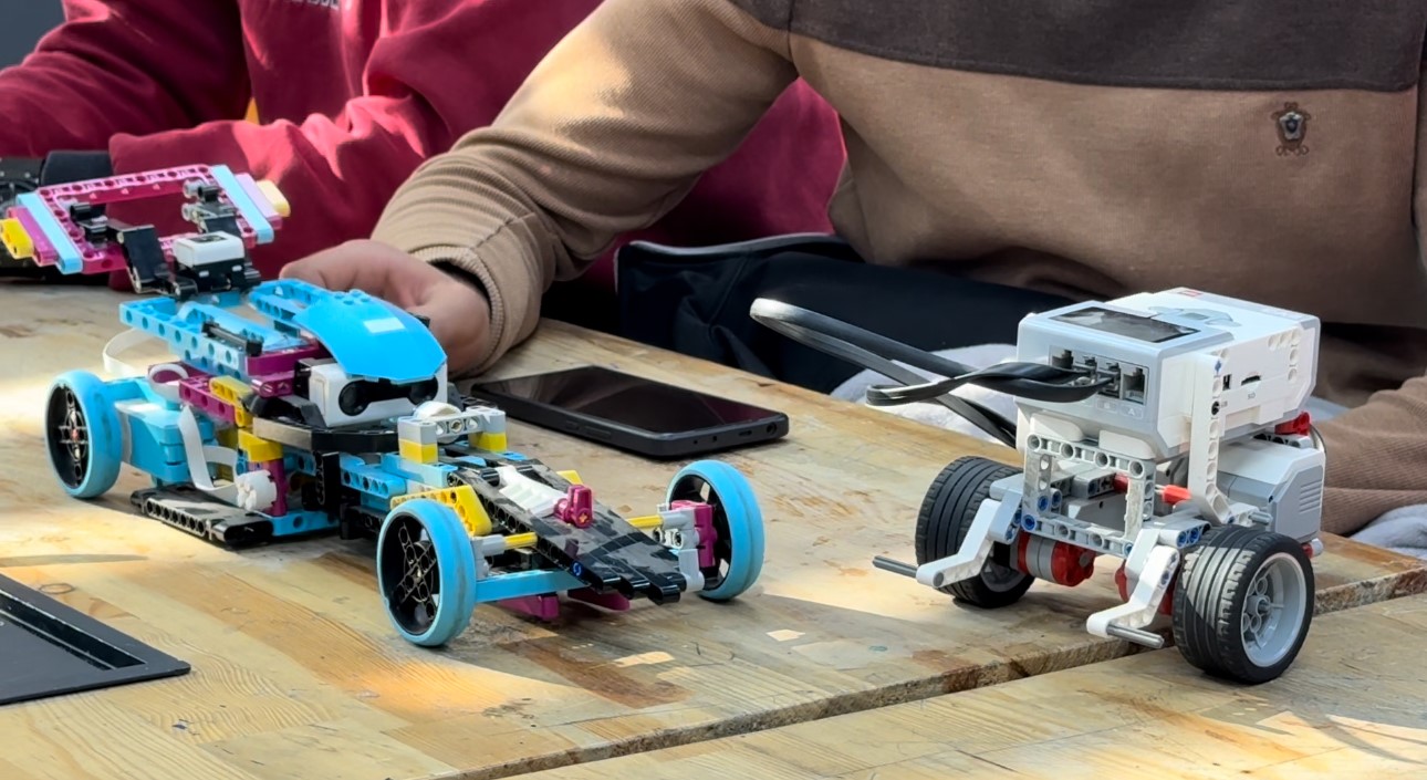 yuksekovada ilk robotik takimi bezoar istanbul yolcusu 9 DU75w3A3