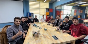 yuksekovada-ilk-robotik-takimi-bezoar-istanbul-yolcusu-x3XUX6Lw.jpg