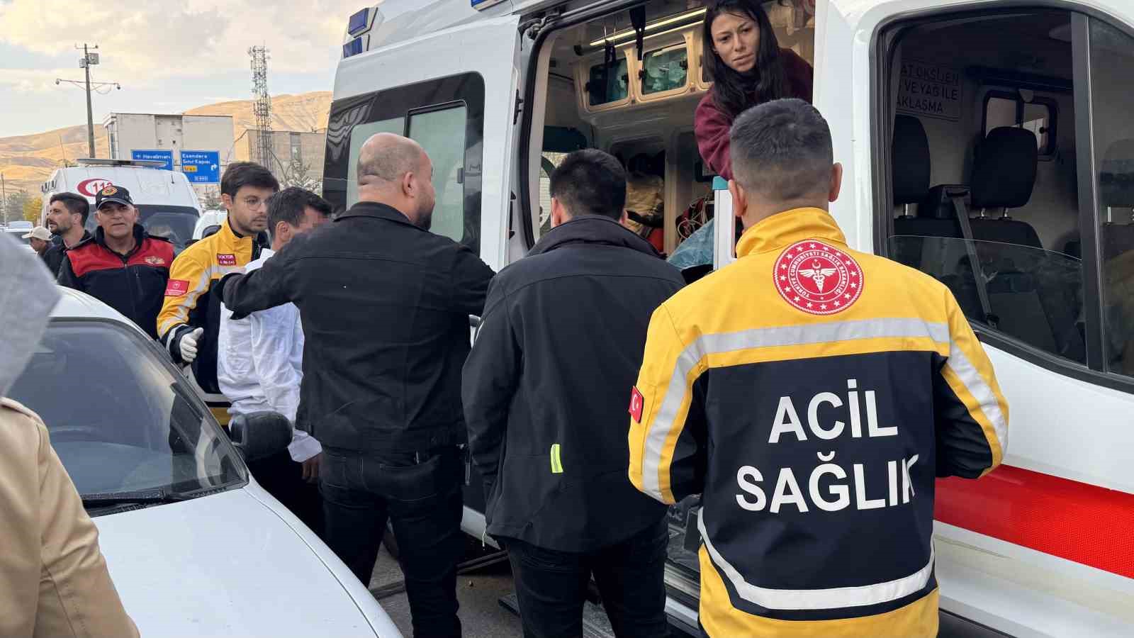 yuksekovada intihar girisimi polis uzun ugraslar sonucu vatandasi kurtardi 2 W7N17VdH