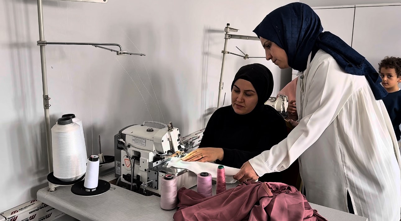 Yüksekova’da kadınlar dikiş-nakış kursuyla hem meslek ediniyor hem sosyalleşiyor 13 yuksekovada kadinlar dikis nakis kursuyla hem meslek ediniyor hem sosyallesiyor 9