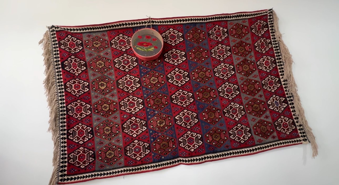 Yüksekova’da kadınların sabrı motiflere dönüşüyor: Yünün kilim yolculuğu 15 yuksekovada kadinlarin sabri motiflere donusuyor yunun kilim yolculugu 11 wTlRVwW6