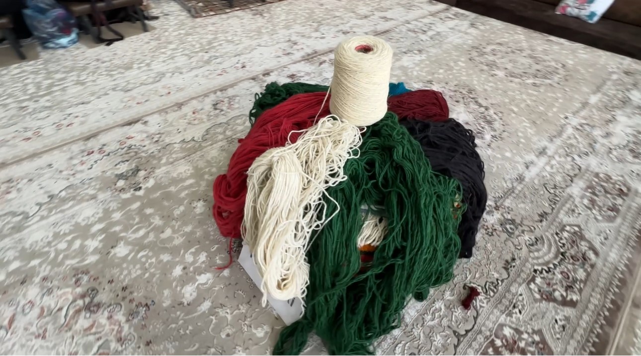 Yüksekova’da kadınların sabrı motiflere dönüşüyor: Yünün kilim yolculuğu 11 yuksekovada kadinlarin sabri motiflere donusuyor yunun kilim yolculugu 7
