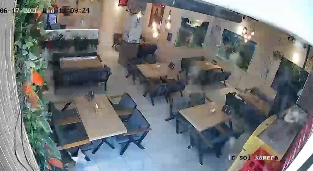 yuksekovada kafede mutfak tupu patladi olay ani kamerada 4 C4UawghQ