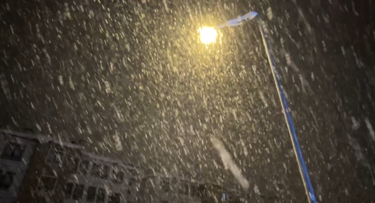 yuksekovada kar kalinligi 40 santimetreyi gecti araclar ve tek katli evler kara gomuldu 12 Se2JF9uC