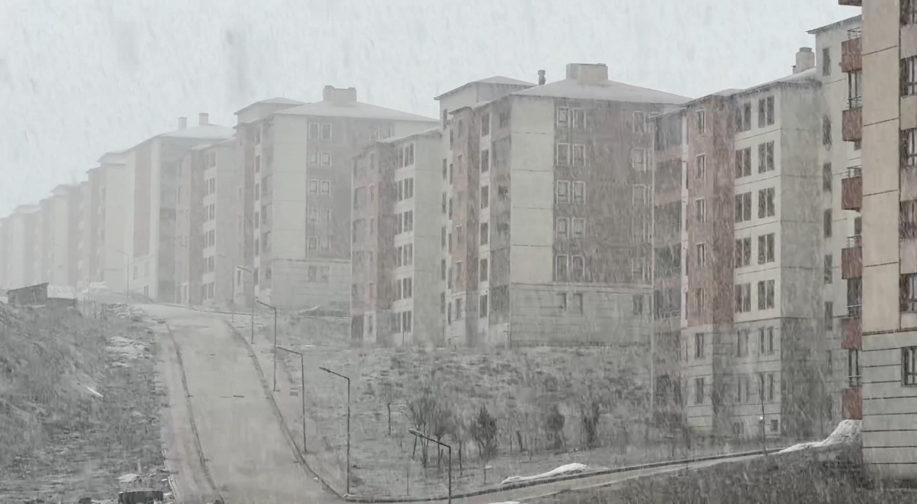 yuksekovada kar ve sis etkili oldu gorus mesafesi 20 metreye dustu 3 9v2Gr63I