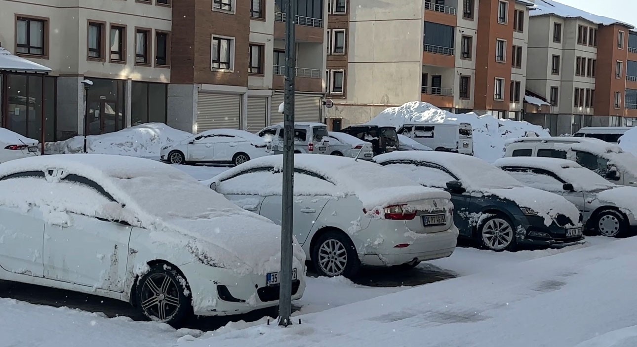 yuksekovada kar yagisi 1 R3RV2J8K
