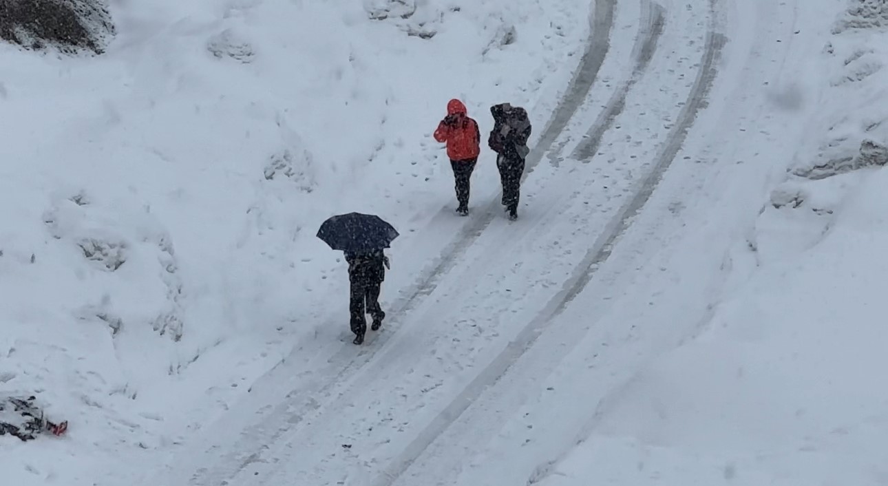 yuksekovada kar yagisi etkili oldu 1 GJk68JEk