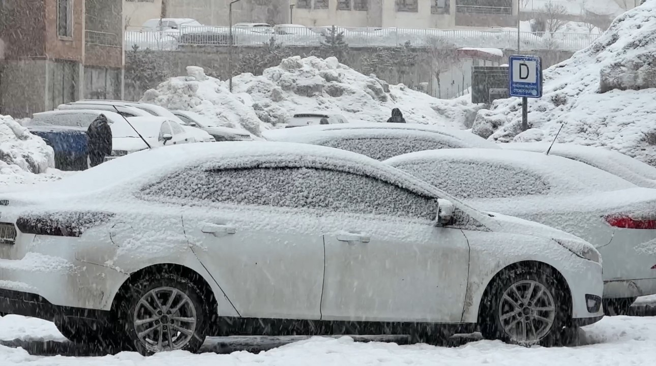 yuksekovada kar yagisi etkili oldu 9 EnS1uDv6