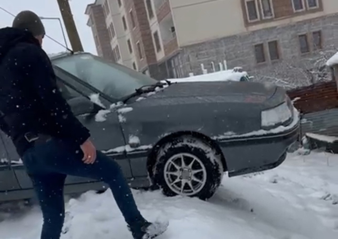 yuksekovada kar yagisi ve buzlanma kazalari beraberinde getirdi 5 F1d8Ilub