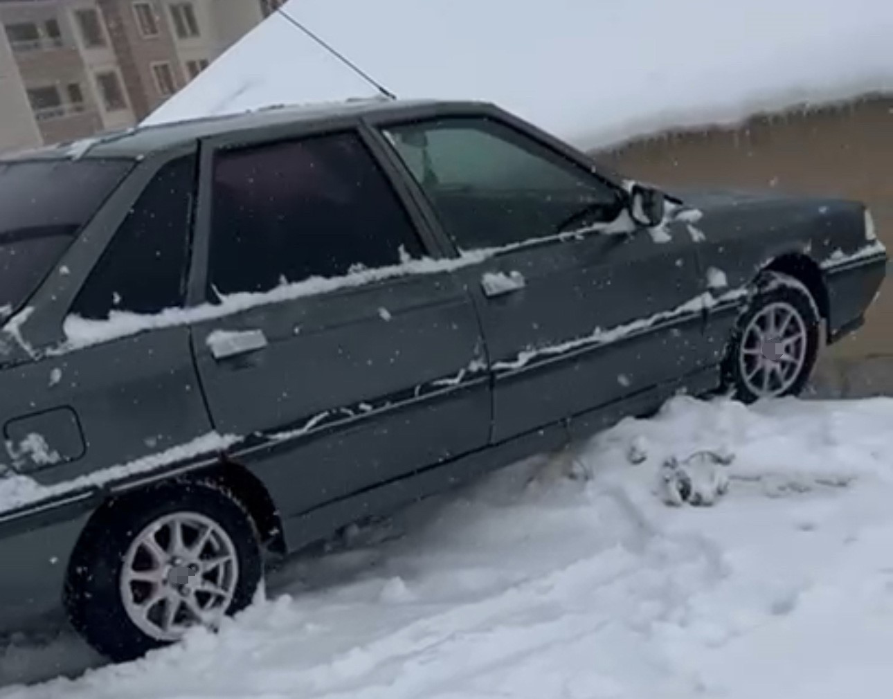 yuksekovada kar yagisi ve buzlanma kazalari beraberinde getirdi 6 N96leBPi
