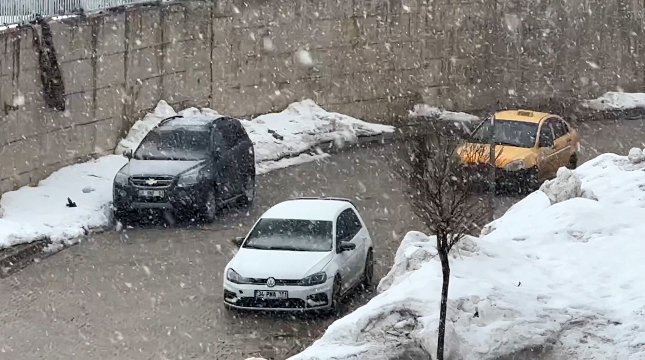 yuksekovada kar yagisi ve sis 4