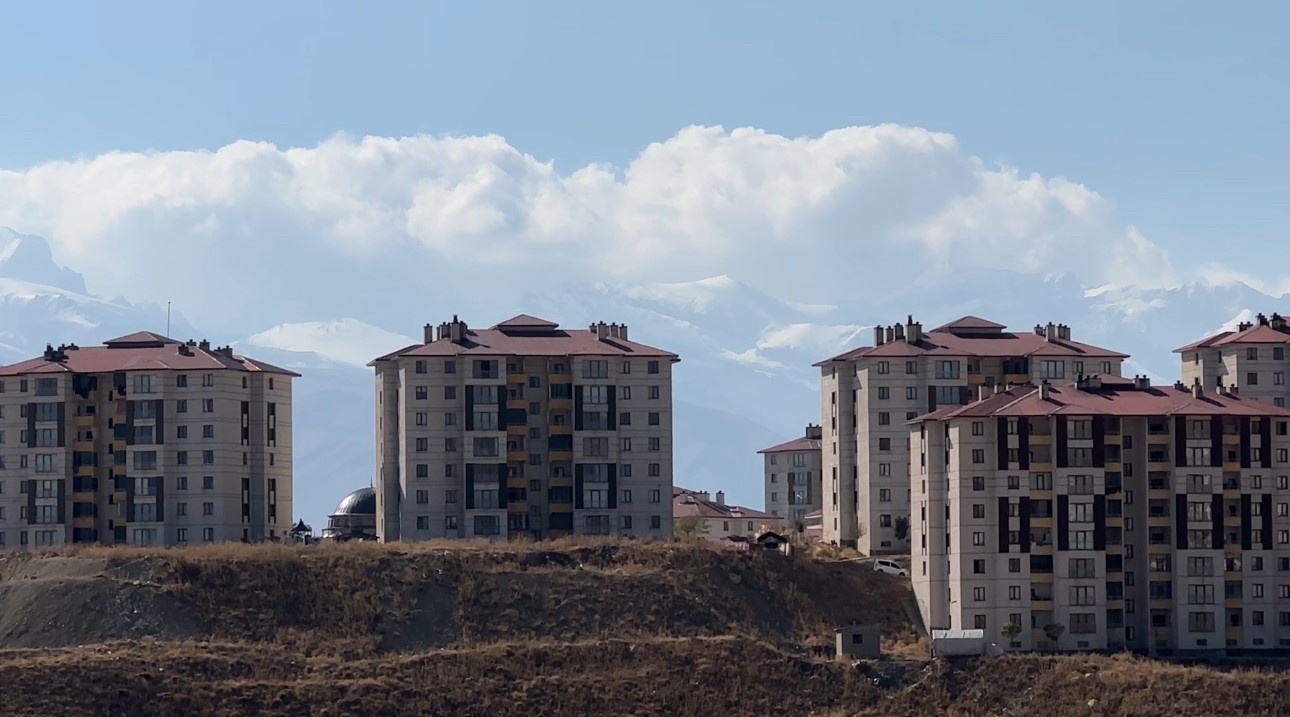 yuksekovada karli daglar ve bulutlar birlesti 4 LIwjbB5J