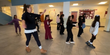 yuksekovada-kultur-sanat-bulusmasi-hakkari-halayi-ile-egenin-zeybegi-bulustu-QhRYRY4V.jpg
