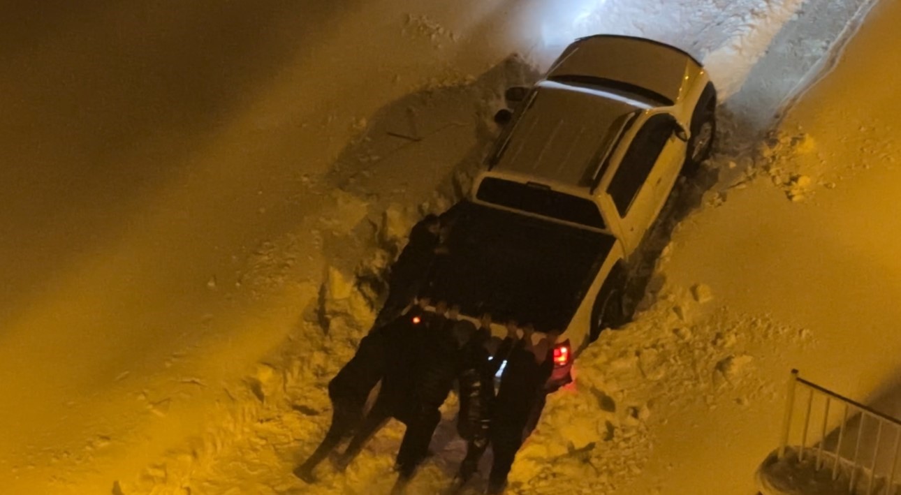 yuksekovada kurtarma operasyonu insan gucu yetmeyince belediye yetisti 4