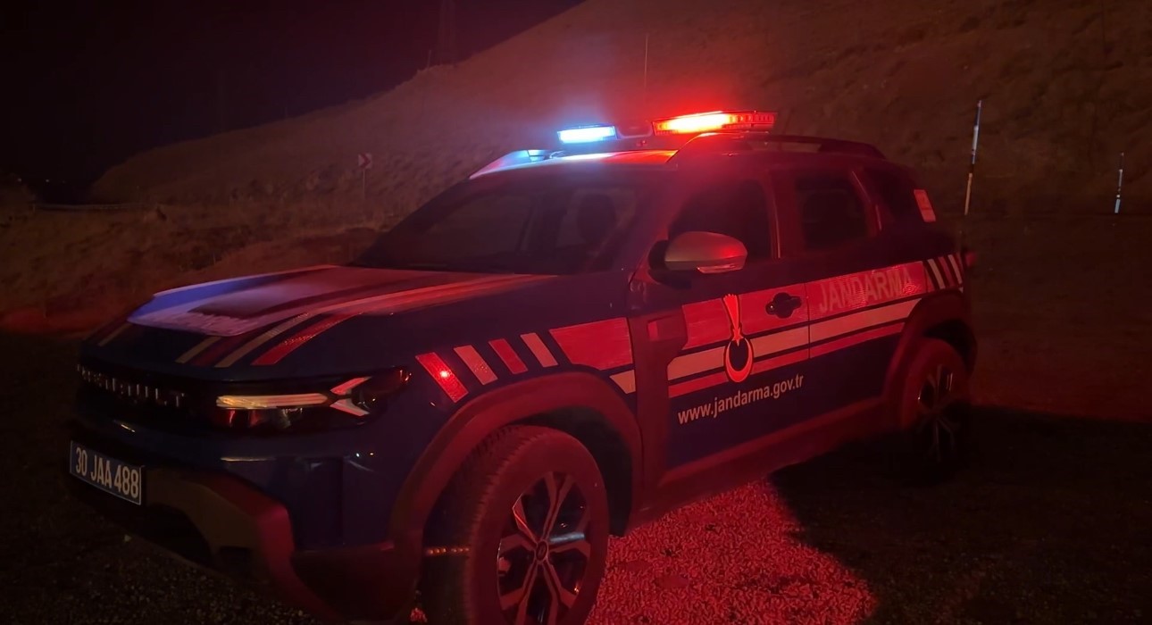 yuksekovada kus cenneti nehil sazligindaki yangin yerlesim yerlerini tehdit ediyor 8