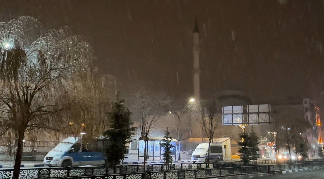 yuksekovada lapa lapa kar yagisi 8 cpJzkygc