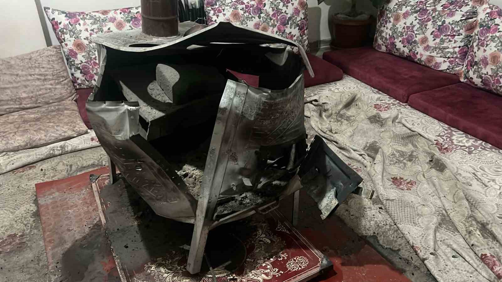yuksekovada odun sobasinda patlama bir aile olumden dondu 4 R9iLaDBW