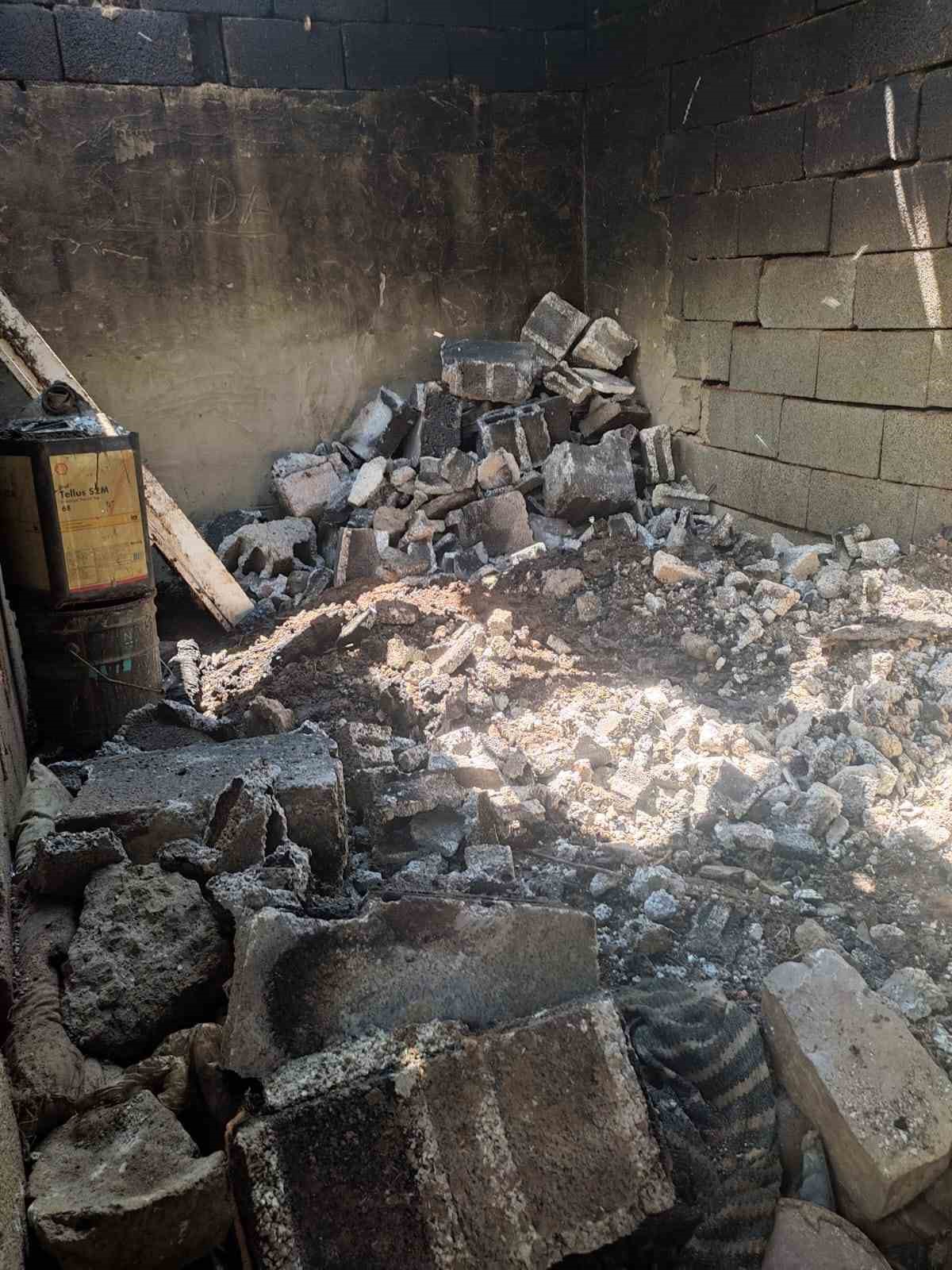 yuksekovada odunluk ve garaj yangini 0 MQjiPtrn