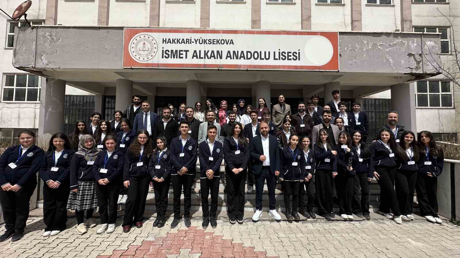 Yüksekova’da öğrencilerin bilimsel çalışmaları görücüye çıktı 12 yuksekovada ogrencilerin bilimsel calismalari gorucuye cikti 8 f4tjMTGl